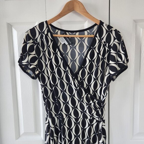 Donna Morgan V-Neck Mock Wrap Short Sleeve Dress - Picture 8 of 10